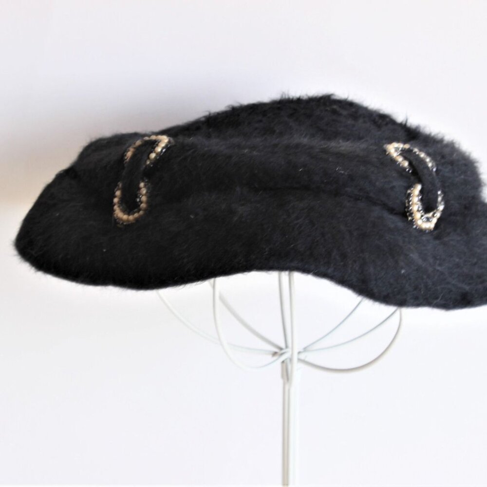 Vintage 1940s Hat, Black Plate Hat with Faux Pearls, Millinery - Picture 3 of 10